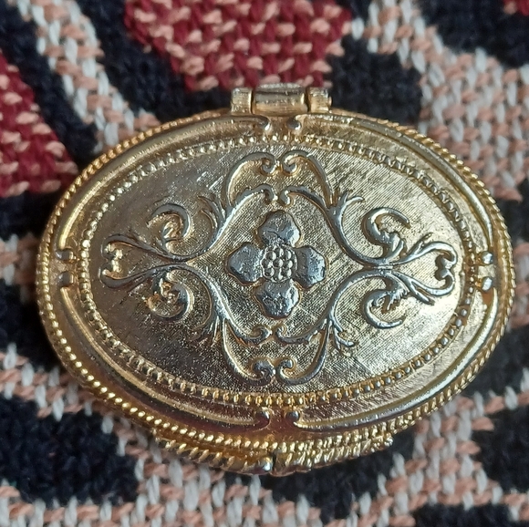 Vintage Estee Lauder Cameo Perfume Compact - Picture 5 of 6